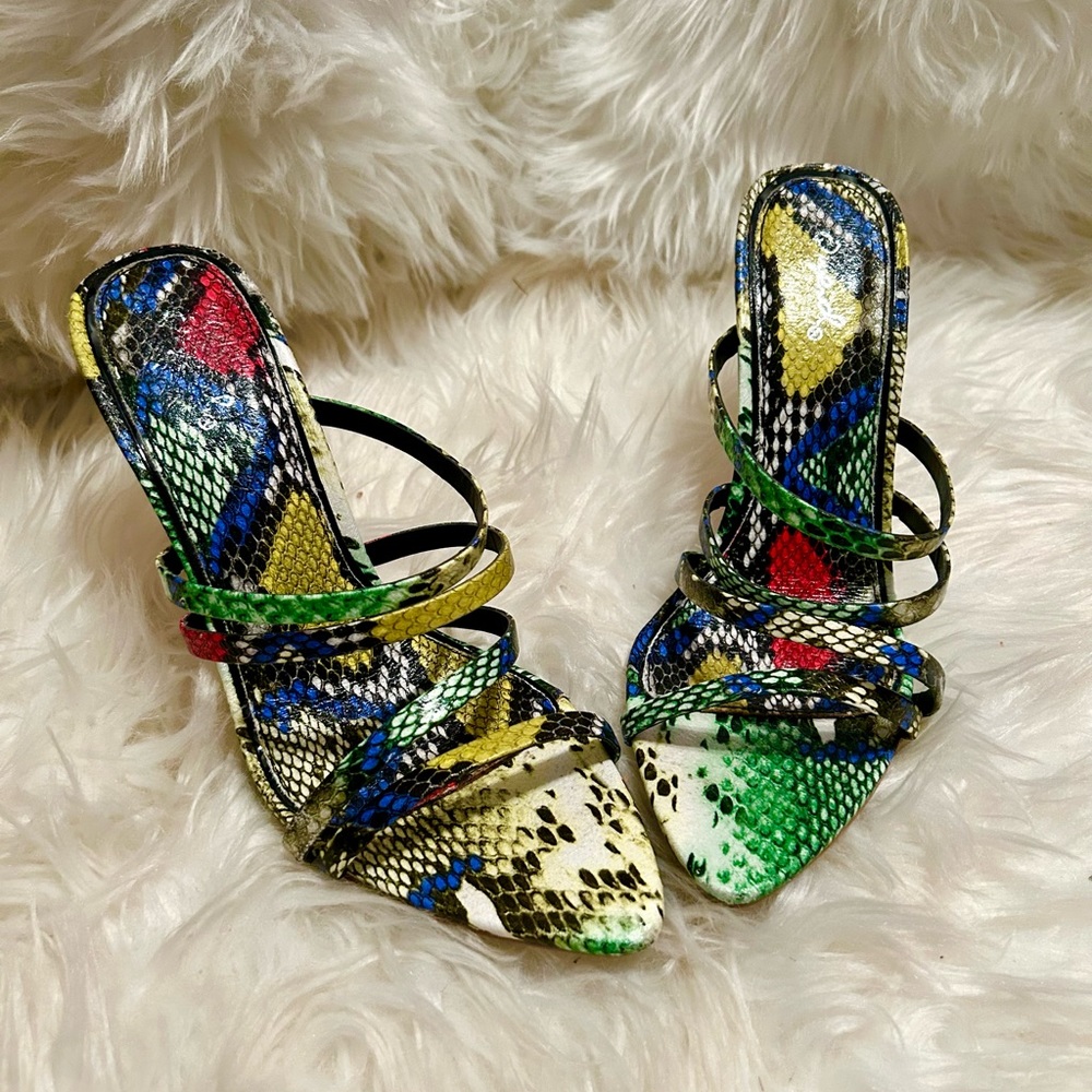 🔥🚨🛍️ Multi-colored snake print Bamboo brand strappy heel